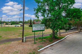 Crest View Apartments in Poteet, TX - Building Photo - Building Photo