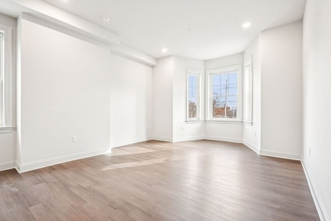 472 Roxborough Ave in Philadelphia, PA - Building Photo - Building Photo