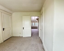 1804 E 4th St in Duluth, MN - Building Photo - Building Photo