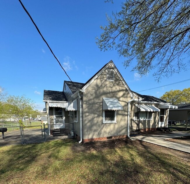 221 Hutchinson St in Rock Hill, SC - Building Photo - Building Photo