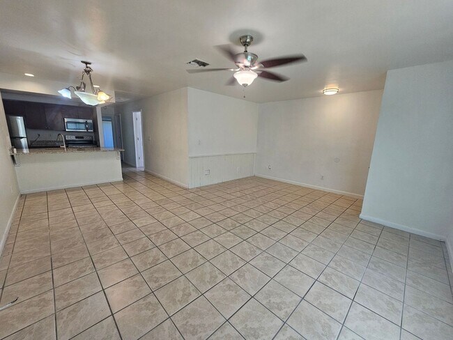 3721 Skyline Blvd in Cape Coral, FL - Building Photo - Building Photo