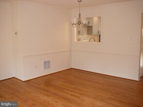 8607 Dellway Ln in Vienna, VA - Building Photo - Building Photo