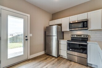 4424 N Sandplum St in Wichita, KS - Building Photo - Building Photo