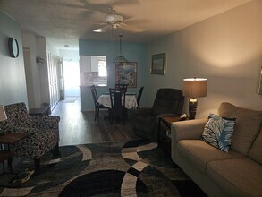 2740 Golf Course Dr in Sarasota, FL - Building Photo - Building Photo
