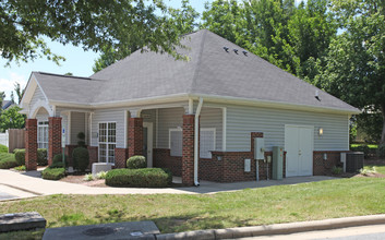 Hanover Terrace in Greensboro, NC - Building Photo - Building Photo