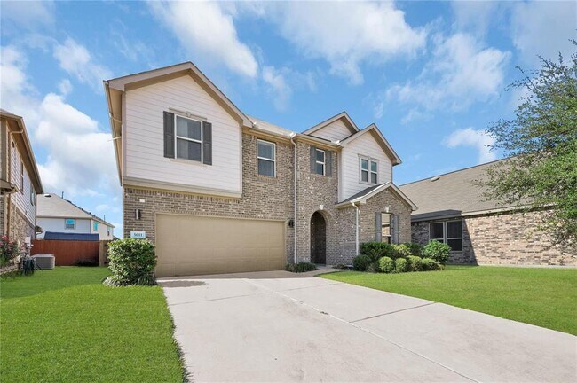 property at 5011 Pine Ridge Knoll Ct