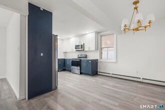 93 Sunnyside Ave in Watertown, CT - Building Photo - Building Photo