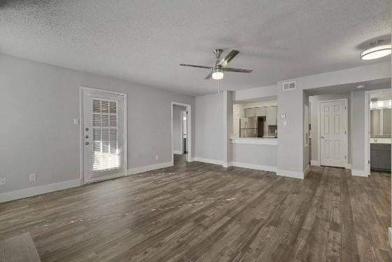 301 N Greenville Ave-Unit -172 in Allen, TX - Foto de edificio - Building Photo