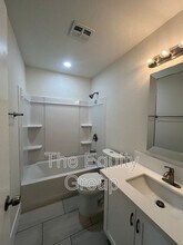 3505 W Campus Ave. in Visalia, CA - Building Photo - Building Photo