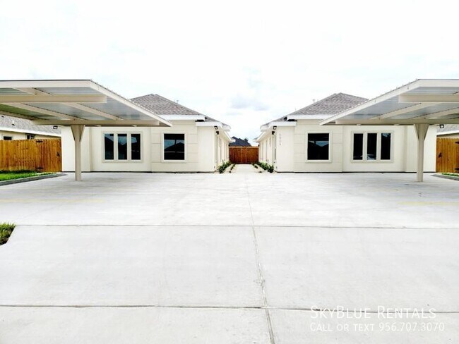 5901 Puffin Ave in Palmhurst, TX - Building Photo - Building Photo