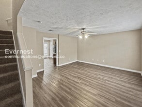 5170 Hickory Hollow Pkwy in Nashville, TN - Foto de edificio - Building Photo