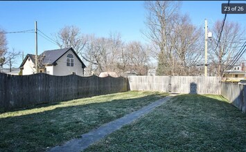 1325 Hepburn Ave in Louisville, KY - Building Photo - Building Photo