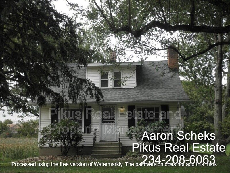 12777 Market Ave N in Hartville, OH - Building Photo