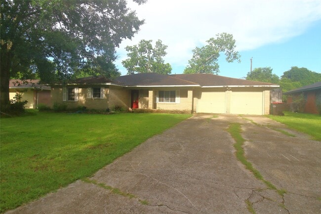 property at 1800 Richardson Ln