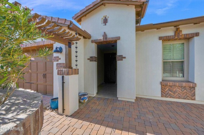 1768 E Grand Ridge Rd in San Tan Valley, AZ - Building Photo - Building Photo