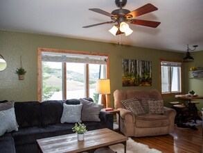 240 La Bonte St in Dillon, CO - Building Photo - Building Photo