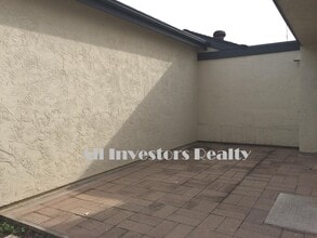 192 Cerco Rosado in San Marcos, CA - Building Photo - Building Photo