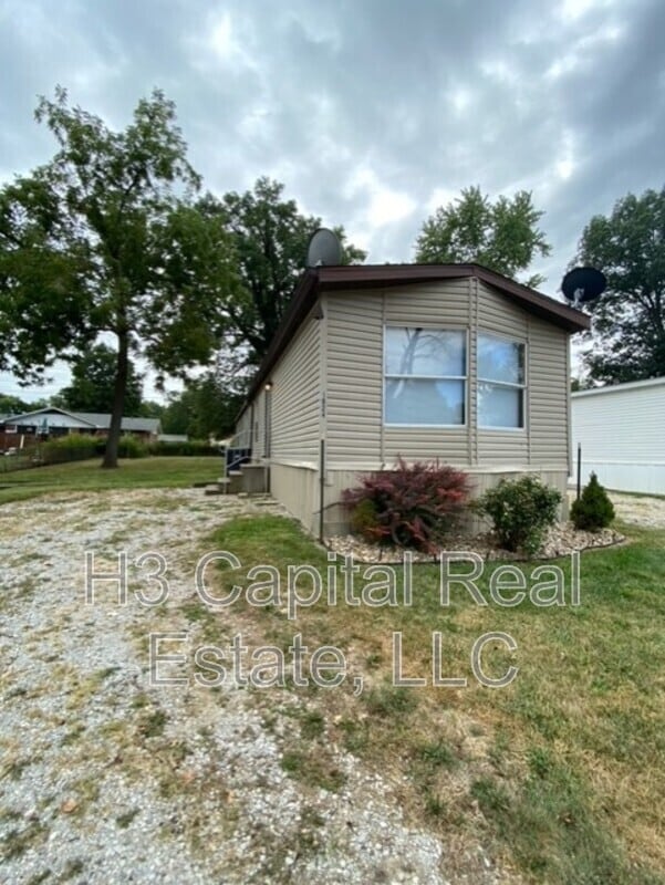 property at 1924 Page Ave