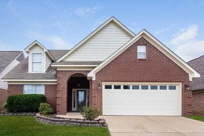 property at 1118 Greenwich Dr