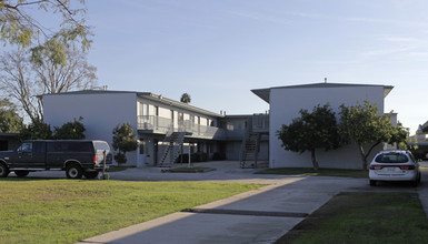 7800-7900 Athens Cir in Buena Park, CA - Foto de edificio - Building Photo