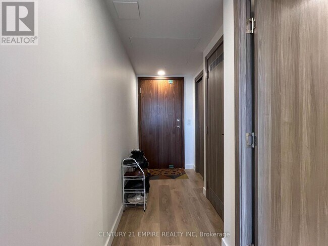 38-1838 Widmer St in Toronto, ON - Building Photo - Building Photo
