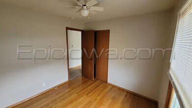 143 Crestridge Dr NW in Cedar Rapids, IA - Building Photo - Building Photo