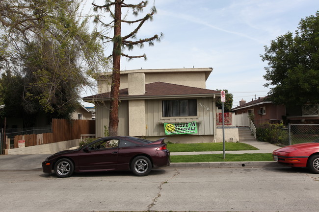 7028 Alabama Ave in Canoga Park, CA - Building Photo - Building Photo