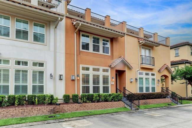 property at 7 Laurelwood Dr