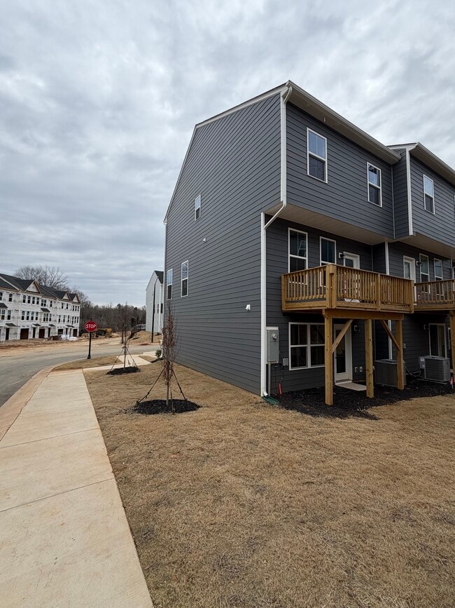 2553 Ellen Ave in Charlotte, NC - Building Photo - Building Photo