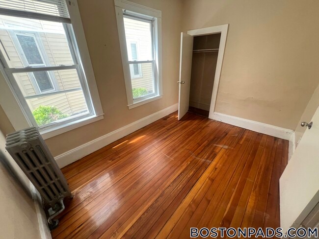 110 Howland St in Boston, MA - Building Photo - Building Photo