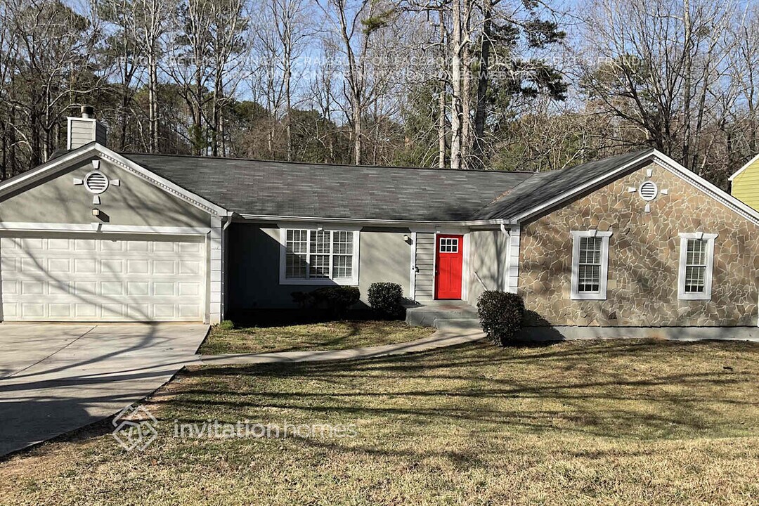 5806 Bellingrath Way in Lithonia, GA - Foto de edificio