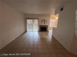 2050 W Warm Springs Rd in Henderson, NV - Building Photo - Building Photo