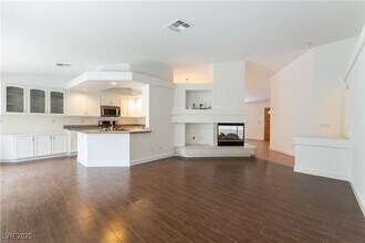 523 Pale Pueblo Ct in Las Vegas, NV - Building Photo - Building Photo