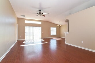 30410 Randall Manor St in Wesley Chapel, FL - Foto de edificio - Building Photo