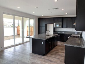 18434 Keswick Dr in Lathrop, CA - Building Photo - Building Photo