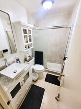 4617 NW 9th Dr in Plantation, FL - Building Photo - Building Photo