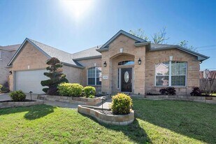 2204 Windcastle Dr in Mansfield, TX - Building Photo