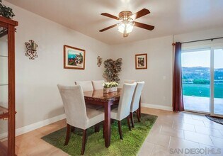 9044 Capcano Rd in San Diego, CA - Foto de edificio - Building Photo