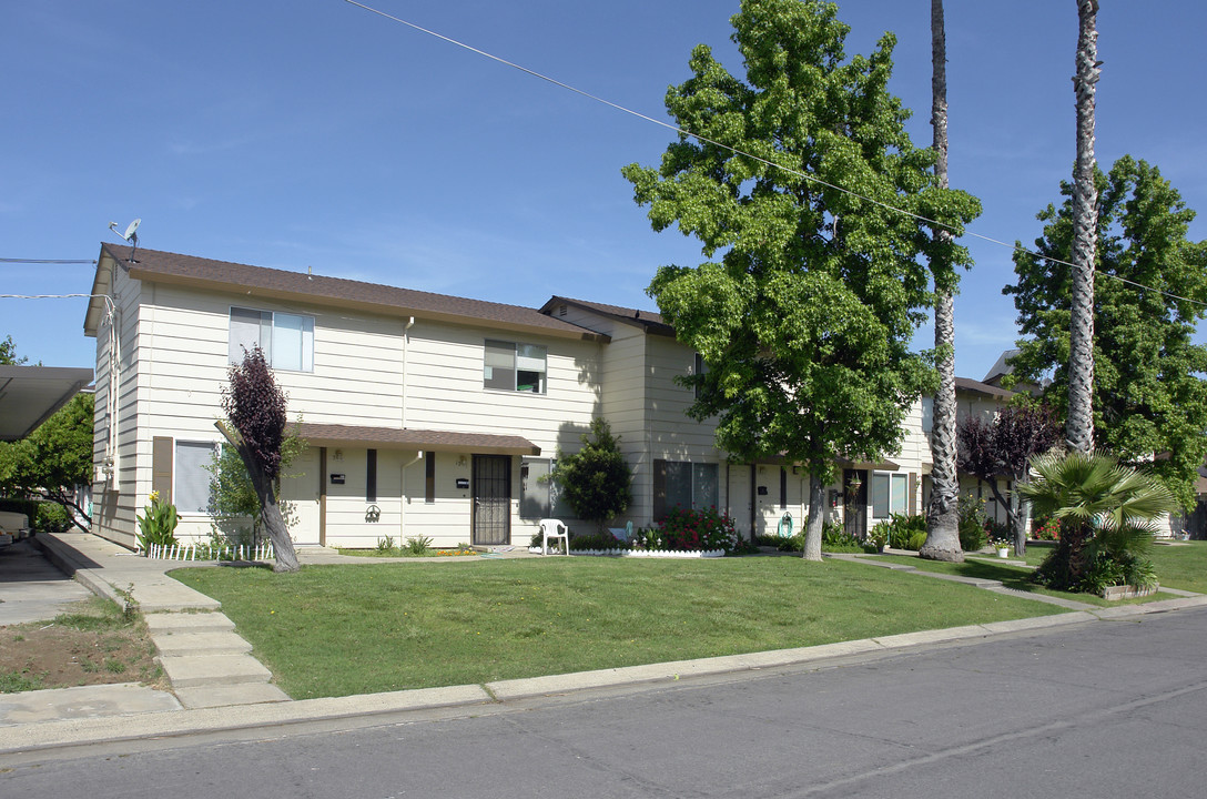 1239-1251 Virginia St in Merced, CA - Foto de edificio