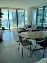 650 NE 32nd St, Unit 2701 in Miami, FL - Building Photo - Building Photo