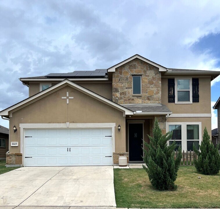 10419 Rucker Pk in Converse, TX - Building Photo