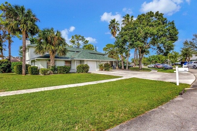 1135 Staghorn St in Wellington, FL - Building Photo - Building Photo