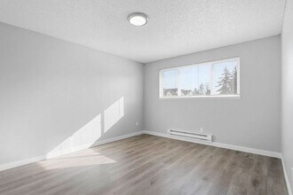 1010 SE 122nd Ave in Portland, OR - Building Photo - Building Photo