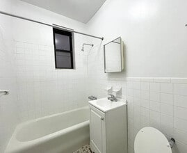 6102 43rd Ave, Unit 1 in Woodside, NY - Building Photo - Building Photo