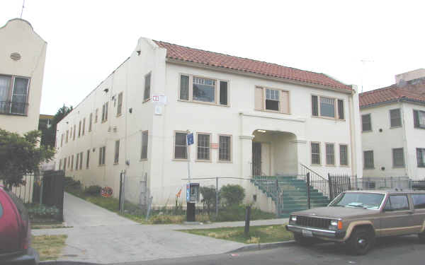 128 S Westmoreland Ave in Los Angeles, CA - Building Photo - Building Photo