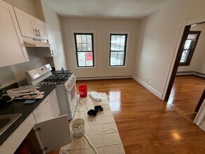 287 Elliot St, Unit 8 in Newton, MA - Building Photo - Building Photo