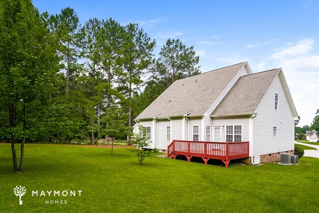 128 E Trafalgar Ct in Clayton, NC - Building Photo - Building Photo