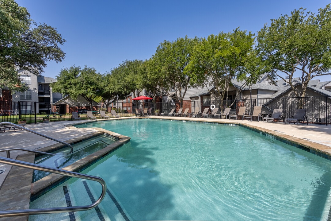 Vista Springs in Lewisville, TX - Foto de edificio