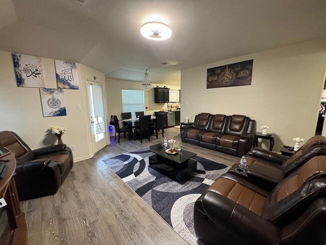 13409 Pine Needle St in Manor, TX - Foto de edificio - Building Photo