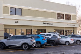 Windsor Gardens in Denver, CO - Building Photo - Building Photo